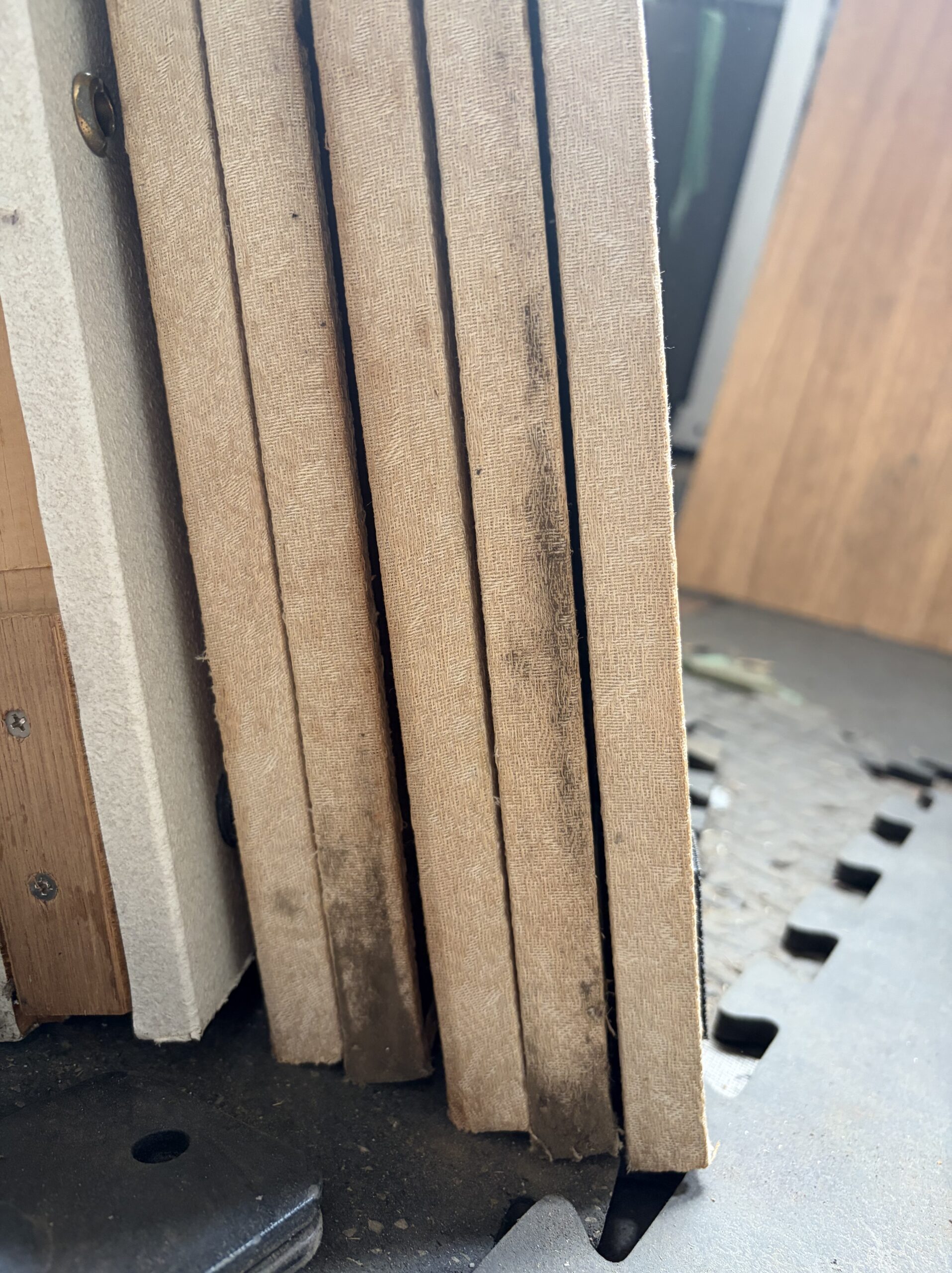 ヤマハアビテックスミニの吸音板汚れ写真