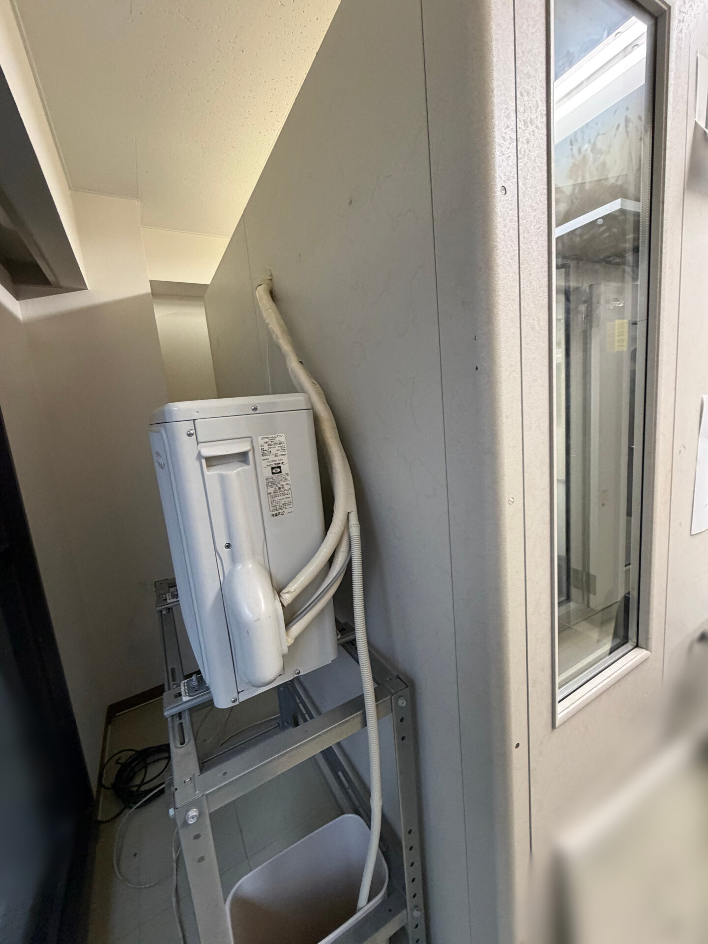 エアコンの室外機の写真
