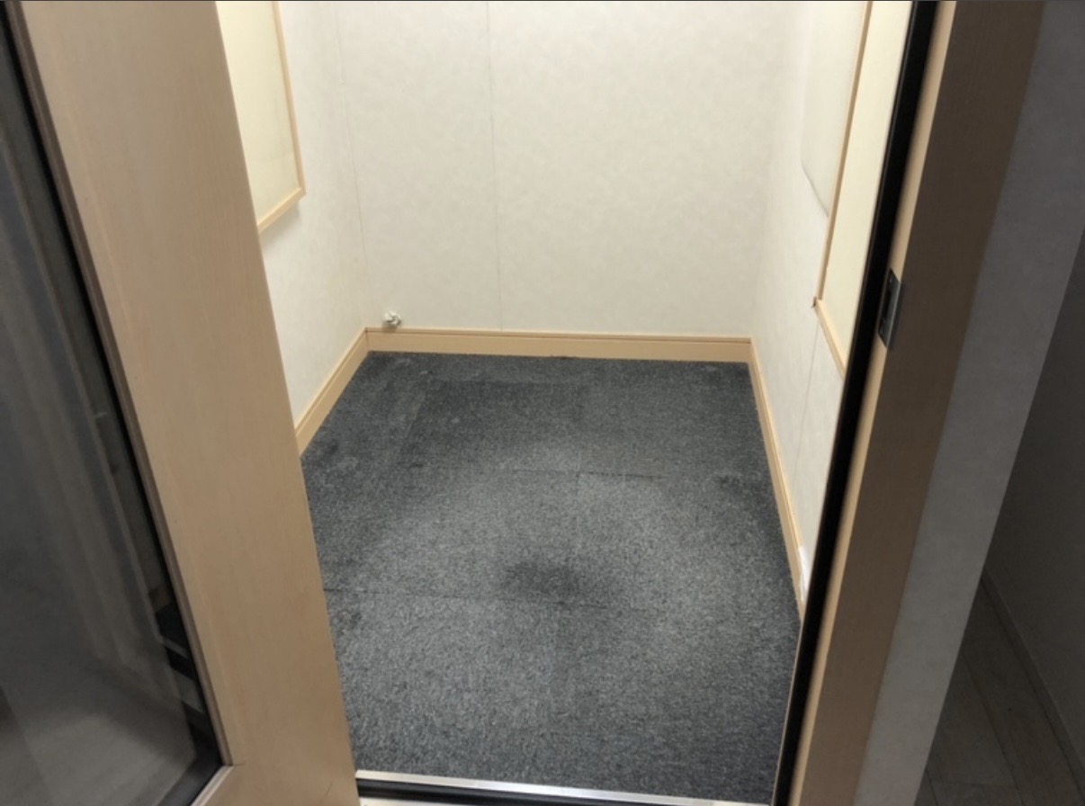 中古ナサール防音室内部